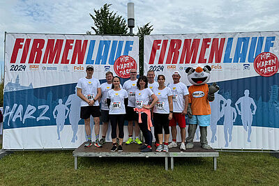 Das Team von Thieß Bestattungen beim 10. Harzer Firmenlauf in Wernigerode.