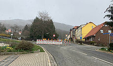 Sperrung der Straße von Thale zum Begräbnisforst.